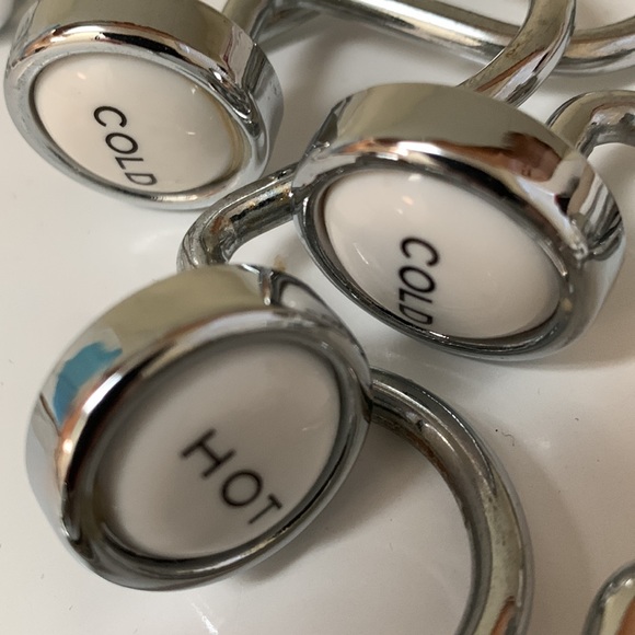 Shower curtain hooks 11 of them - Picture 2 of 3